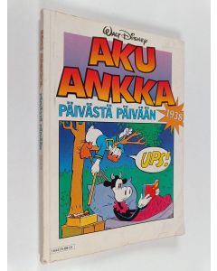 Kirjailijan Walt Disney & Pirjo Helasti käytetty kirja Aku Ankka päivästä päivään 1938