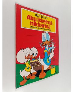 Kirjailijan Walt Disney käytetty kirja Aku iskelmänikkarina ja muita Aku Ankan parhaita