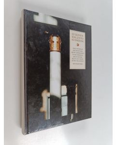 Kirjailijan Inga Nyholm käytetty kirja Julkinen hallinto Suomessa