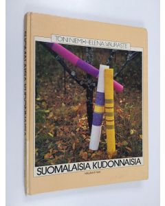 Kirjailijan Toini Niemi käytetty kirja Suomalaisia kudonnaisia
