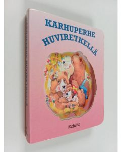 Kirjailijan Sofia Gallo käytetty kirja Karhuperhe huviretkellä