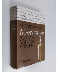 Kirjailijan Stig Jägerskiöld käytetty kirja Mannerheim mellan världskrigen