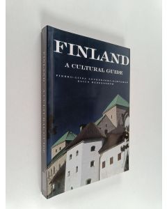 Kirjailijan Pirkko-Liisa Louhenjoki-Schulman käytetty kirja Finland : a cultural guide