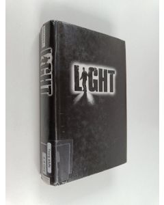 Kirjailijan Michael Grant käytetty kirja Light
