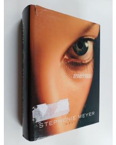 Kirjailijan Stephenie Meyer käytetty kirja Vieras