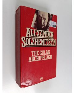 Kirjailijan Aleksandr Solzenitsyn käytetty kirja The Gulag Archipelago, 1918-1956