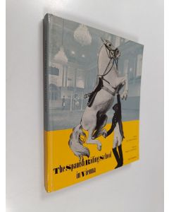 Kirjailijan Ann Tizia Leitich käytetty kirja The Spanish Riding School in Vienna