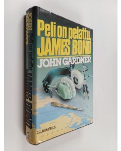 Kirjailijan John Gardner käytetty kirja Peli on pelattu, James Bond