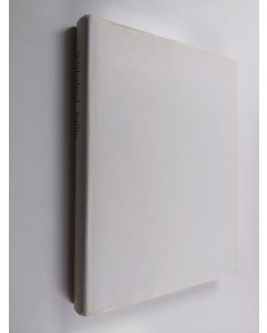 Tekijän Raimo Väyrynen  käytetty kirja Tasavallan presidentit : Murrosten ja kasvun vuodet 1931-1940 : Svinhufvud, Kallio