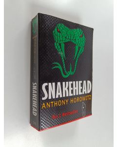 Kirjailijan Anthony Horowitz käytetty kirja Snakehead