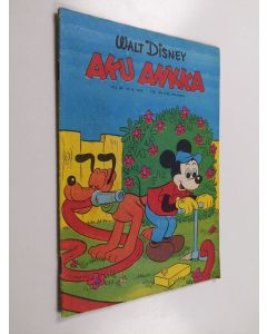 Kirjailijan Walt Disney käytetty teos Aku Ankka 36/1975