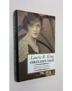 Kirjailijan Laurie R. King käytetty kirja Oikeuden talo