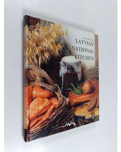 Kirjailijan N̦ina Masil̦ūne käytetty kirja Latvian National Kitchen