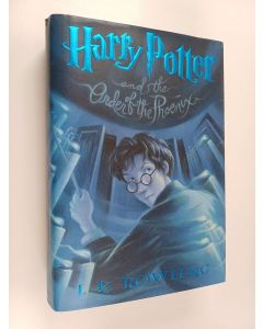 Kirjailijan J. K. Rowling käytetty kirja Harry Potter and the Order of the Phoenix