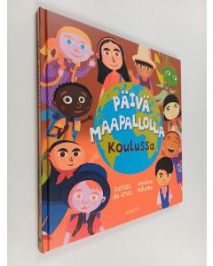 käytetty kirja Päivä maapallolla : Koulussa