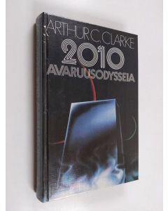 Kirjailijan Arthur C. Clarke käytetty kirja 2010 avaruusodysseia
