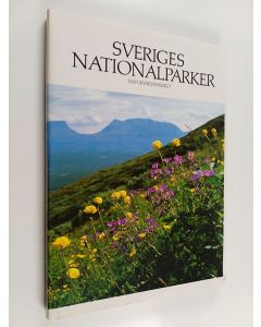 Kirjailijan Claes Grundsten käytetty kirja Sveriges nationalparker