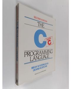 Kirjailijan Brian W. Kernighan käytetty kirja The C programming language