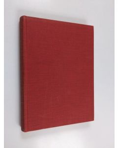 Kirjailijan K. M. Wallenius käytetty kirja Ihmismetsästäjiä ja erämiehiä sekä neljä uutta tarinaa