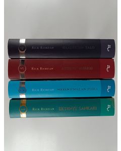 Kirjailijan Rick Riordan uusi kirja Olympoksen sankarit 1-4 : Eksynyt sankari ; Merenjumalan poika ; Athenen merkki ; Haadeksen talo