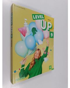 Kirjailijan Louisa Daffue-Karsten käytetty kirja Level Up 9 Texts : Yläkoulun englanti