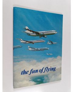 Kirjailijan Ritva Lundsten & Finn Hostess 1983 -kurssi käytetty teos The fun of flying - lentävän henkilökunnan työpaikkaperinnettä Finn Hostess 1983 -kurssin keräämänä