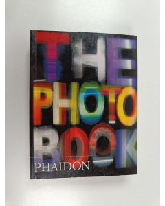 Kirjailijan Ian Jeffrey käytetty kirja The photography book