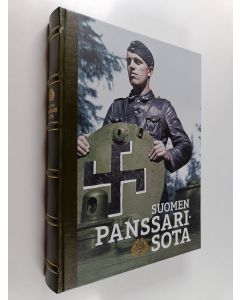 Kirjailijan Kalevi Keskinen & Elias Salminen käytetty kirja Suomen panssarisota