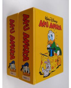 Kirjailijan Walt Disney käytetty teos Aku Ankka vuosikerta 1992 (2 kansiossa)