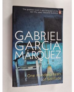 Kirjailijan Gabriel Garcia Marquez käytetty kirja One Hundred Years of Solitude