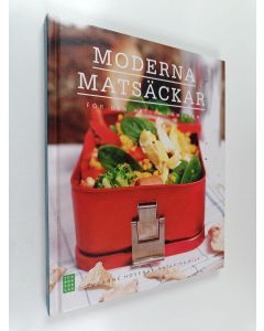 Kirjailijan Susanne Hovenäs käytetty kirja Moderna matsäckar för den aktiva familjen