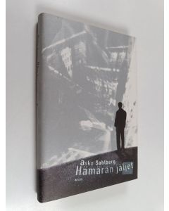 Kirjailijan Asko Sahlberg käytetty kirja Hämärän jäljet
