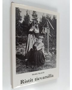 Kirjailijan Heikki Rytkölä käytetty kirja Ristit tievarsilla : Kainuun ortodoksien vaiheita 14