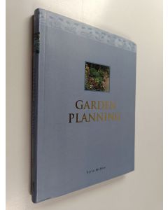 Kirjailijan Peter McHoy käytetty kirja Garden Planning