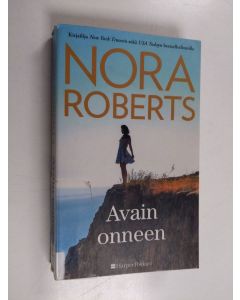 Kirjailijan Nora Roberts käytetty kirja Avain onneen