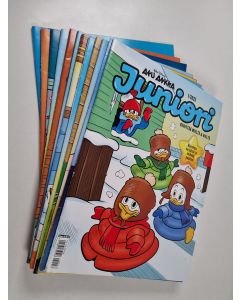 Kirjailijan Walt Disney käytetty teos Aku Ankka Juniori 2025 1-11 + nro 12 vuodelta 2024 (1-12)