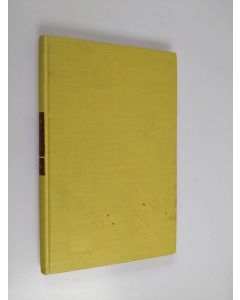 Kirjailijan Italo Calvino käytetty kirja Ritari joka ei ollut olemassa