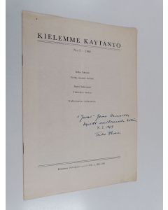 Kirjailijan Terho Itkonen käytetty teos Kielemme käytäntö n:o 2/1968 : Viestiä, viestintä, viestimet (eripainos)