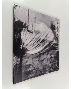 Kirjailijan Heidi Liehu käytetty kirja Luumupuu kukkii, se muistelee sinua