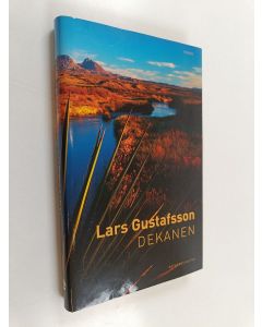 Kirjailijan Lars Gustafsson käytetty kirja Dekanen : ur Spencer C. Spencers efterlämnade papper : samlade och utgivna av dr Elizabeth Ney, bibliotekarie vid Humanities Research Center, the Universitiy of Texas at Austin