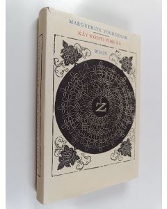 Kirjailijan Marguerite Yourcenar käytetty kirja Käy kohti pimeää
