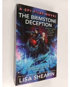 Kirjailijan Lisa Shearin käytetty kirja The Brimstone Deception