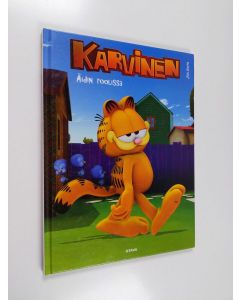 Tekijän Marina Hankala  käytetty kirja Karvinen : Äidin roolissa