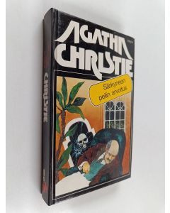 Kirjailijan Agatha Christie käytetty kirja Särkyneen peilin arvoitus ja 3 muuta Poirotin juttua