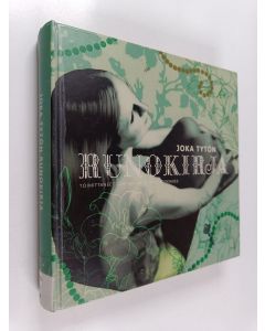 käytetty kirja Joka tytön runokirja