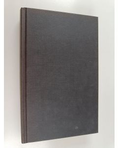 Kirjailijan Claire Rayner käytetty kirja Family chorus