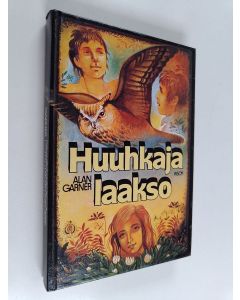 Kirjailijan Alan Garner käytetty kirja Huuhkajalaakso