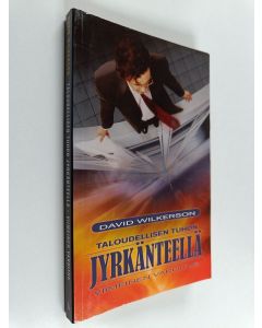 Kirjailijan David Wilkerson käytetty kirja Taloudellisen tuhon jyrkänteellä