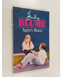 Kirjailijan Judy Blume käytetty kirja Iggie's house