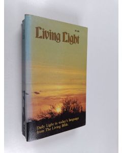 Kirjailijan Kenneth N. Taylor käytetty kirja Living Light: Daily Light in Today's Language
